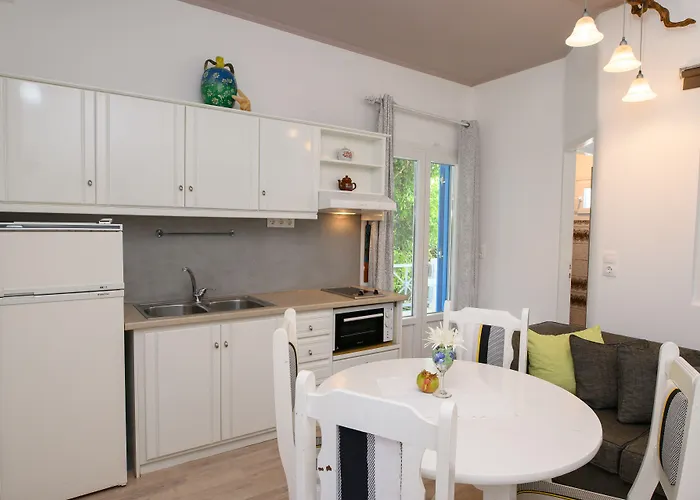 Lakki Village Aparthotel Aiyiáli