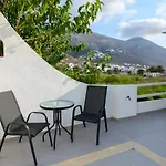 Lakki Village מלון דירות 4*